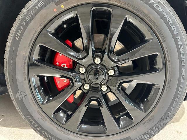 ジープ・グランドチェロキー アルティテュード　１年保証付／正規Ｄ車／２００台限定車／黒ハーフレザー／シートヒーター／ＤＳＲＣ／Ｆ＆Ｓ＆Ｂカメラ／フルセグ／Ｂｌｕｅｔｏｏｔｈ＆ＵＳＢ音楽／クルコン／エアサス／前後ソナー／ＰＵＳＨスタート／純２０ＡＷ（56枚目）