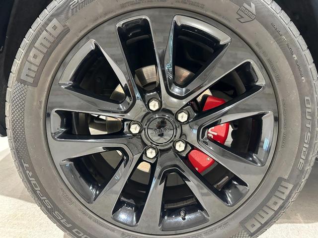 ジープ・グランドチェロキー アルティテュード　１年保証付／正規Ｄ車／２００台限定車／黒ハーフレザー／シートヒーター／ＤＳＲＣ／Ｆ＆Ｓ＆Ｂカメラ／フルセグ／Ｂｌｕｅｔｏｏｔｈ＆ＵＳＢ音楽／クルコン／エアサス／前後ソナー／ＰＵＳＨスタート／純２０ＡＷ（57枚目）