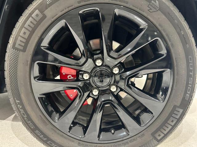 ジープ・グランドチェロキー アルティテュード　１年保証付／正規Ｄ車／２００台限定車／黒ハーフレザー／シートヒーター／ＤＳＲＣ／Ｆ＆Ｓ＆Ｂカメラ／フルセグ／Ｂｌｕｅｔｏｏｔｈ＆ＵＳＢ音楽／クルコン／エアサス／前後ソナー／ＰＵＳＨスタート／純２０ＡＷ（58枚目）