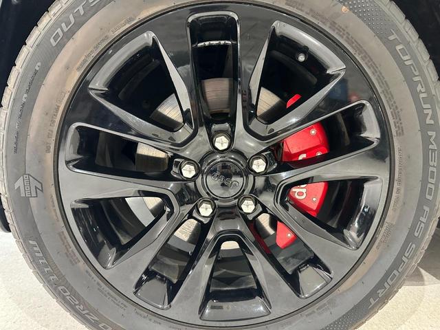 ジープ・グランドチェロキー アルティテュード　１年保証付／正規Ｄ車／２００台限定車／黒ハーフレザー／シートヒーター／ＤＳＲＣ／Ｆ＆Ｓ＆Ｂカメラ／フルセグ／Ｂｌｕｅｔｏｏｔｈ＆ＵＳＢ音楽／クルコン／エアサス／前後ソナー／ＰＵＳＨスタート／純２０ＡＷ（59枚目）