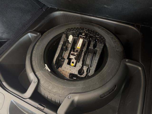 ジープ・グランドチェロキー ラレード　１年保証付／正規ディーラー車／１オーナー／Ｕｃｏｎｎｅｃｔナビ／Ｂｌｕｅｔｏｏｔｈ＆ＵＳＢ音楽／ＤＳＲＣ／クルーズコントロール／フロントカメラ／ＰＵＳＨスタート／キーレス／フルセグＴＶ／純正１８ＡＷ（29枚目）