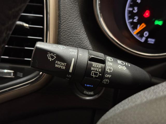 ジープ・グランドチェロキー ラレード　１年保証付／正規ディーラー車／１オーナー／Ｕｃｏｎｎｅｃｔナビ／Ｂｌｕｅｔｏｏｔｈ＆ＵＳＢ音楽／ＤＳＲＣ／クルーズコントロール／フロントカメラ／ＰＵＳＨスタート／キーレス／フルセグＴＶ／純正１８ＡＷ（37枚目）