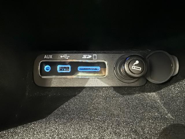 ジープ・グランドチェロキー ラレード　１年保証付／正規ディーラー車／１オーナー／Ｕｃｏｎｎｅｃｔナビ／Ｂｌｕｅｔｏｏｔｈ＆ＵＳＢ音楽／ＤＳＲＣ／クルーズコントロール／フロントカメラ／ＰＵＳＨスタート／キーレス／フルセグＴＶ／純正１８ＡＷ（45枚目）