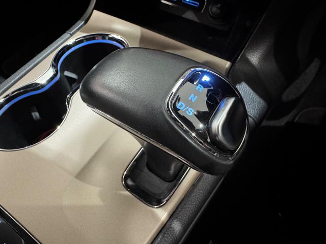 ジープ・グランドチェロキー ラレード　１年保証付／正規ディーラー車／１オーナー／Ｕｃｏｎｎｅｃｔナビ／Ｂｌｕｅｔｏｏｔｈ＆ＵＳＢ音楽／ＤＳＲＣ／クルーズコントロール／フロントカメラ／ＰＵＳＨスタート／キーレス／フルセグＴＶ／純正１８ＡＷ（46枚目）
