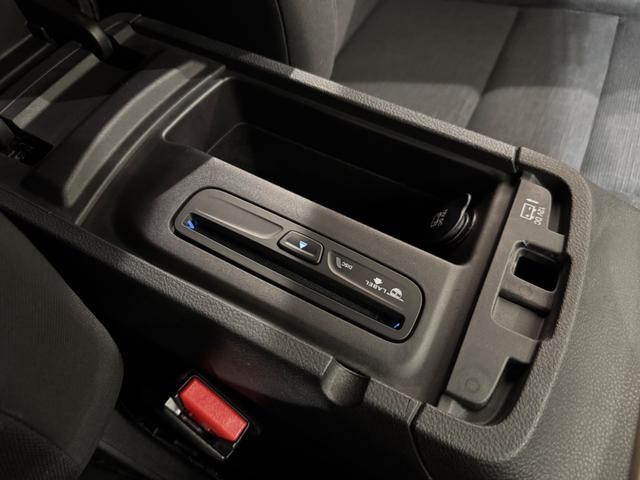 ジープ・グランドチェロキー ラレード　１年保証付／正規ディーラー車／１オーナー／Ｕｃｏｎｎｅｃｔナビ／Ｂｌｕｅｔｏｏｔｈ＆ＵＳＢ音楽／ＤＳＲＣ／クルーズコントロール／フロントカメラ／ＰＵＳＨスタート／キーレス／フルセグＴＶ／純正１８ＡＷ（49枚目）