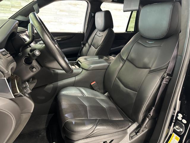 キャデラックエスカレード プラチナム　１年保証付／正規ディーラー車／サンルーフ／黒革パワーシート／フルセグ／後席モニター／ＥＴＣ／前後ソナー／ステアリングヒーター／エアシート＆ヒーター／Ｂｌｕｅｔｏｏｔｈ＆ＵＳＢ／純正２２ｉｎｃｈＡＷ（18枚目）