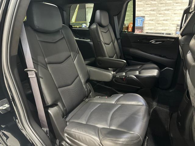 キャデラックエスカレード プラチナム　１年保証付／正規ディーラー車／サンルーフ／黒革パワーシート／フルセグ／後席モニター／ＥＴＣ／前後ソナー／ステアリングヒーター／エアシート＆ヒーター／Ｂｌｕｅｔｏｏｔｈ＆ＵＳＢ／純正２２ｉｎｃｈＡＷ（21枚目）