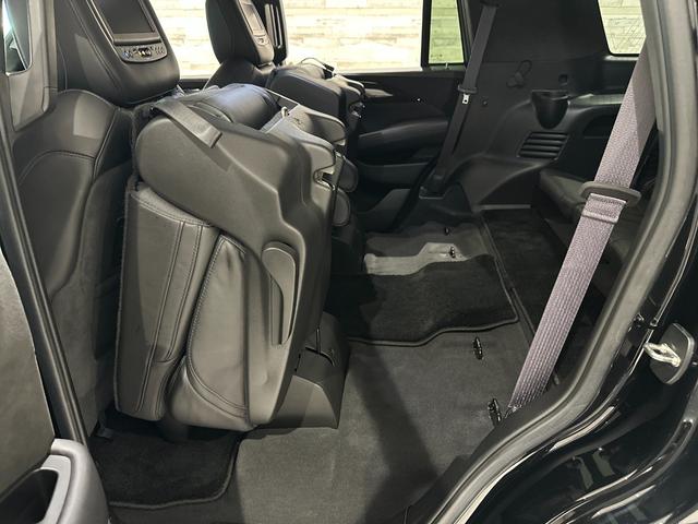 キャデラックエスカレード プラチナム　１年保証付／正規ディーラー車／サンルーフ／黒革パワーシート／フルセグ／後席モニター／ＥＴＣ／前後ソナー／ステアリングヒーター／エアシート＆ヒーター／Ｂｌｕｅｔｏｏｔｈ＆ＵＳＢ／純正２２ｉｎｃｈＡＷ（22枚目）