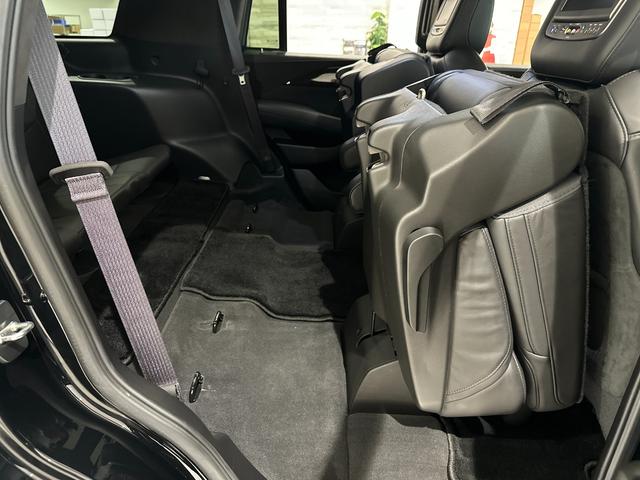 キャデラックエスカレード プラチナム　１年保証付／正規ディーラー車／サンルーフ／黒革パワーシート／フルセグ／後席モニター／ＥＴＣ／前後ソナー／ステアリングヒーター／エアシート＆ヒーター／Ｂｌｕｅｔｏｏｔｈ＆ＵＳＢ／純正２２ｉｎｃｈＡＷ（23枚目）