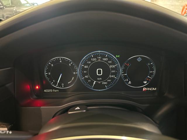 キャデラックエスカレード プラチナム　１年保証付／正規ディーラー車／サンルーフ／黒革パワーシート／フルセグ／後席モニター／ＥＴＣ／前後ソナー／ステアリングヒーター／エアシート＆ヒーター／Ｂｌｕｅｔｏｏｔｈ＆ＵＳＢ／純正２２ｉｎｃｈＡＷ（42枚目）