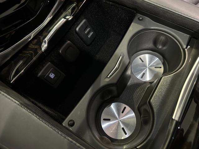 キャデラックエスカレード プラチナム　１年保証付／正規ディーラー車／サンルーフ／黒革パワーシート／フルセグ／後席モニター／ＥＴＣ／前後ソナー／ステアリングヒーター／エアシート＆ヒーター／Ｂｌｕｅｔｏｏｔｈ＆ＵＳＢ／純正２２ｉｎｃｈＡＷ（50枚目）
