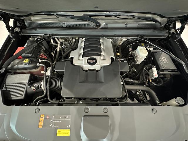 キャデラックエスカレード プラチナム　１年保証付／正規ディーラー車／サンルーフ／黒革パワーシート／フルセグ／後席モニター／ＥＴＣ／前後ソナー／ステアリングヒーター／エアシート＆ヒーター／Ｂｌｕｅｔｏｏｔｈ＆ＵＳＢ／純正２２ｉｎｃｈＡＷ（56枚目）