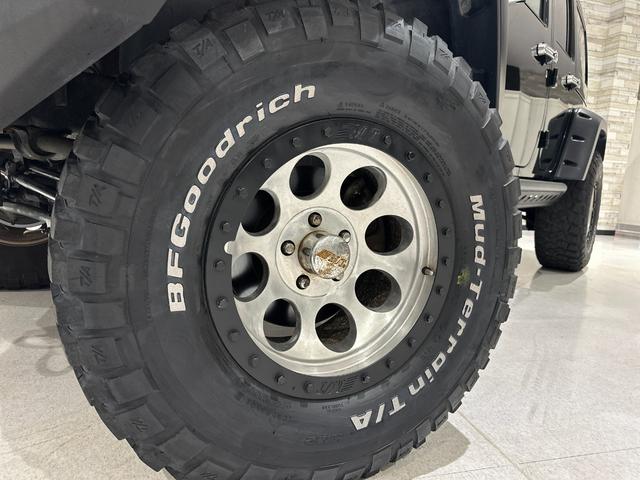 ジープ・ラングラーアンリミテッド サハラ　１年保証付／正規ディーラー車／リフトアップ／黒革ヒーター／フルセグ／ＣＤ＆ＤＶＤ／ＥＴＣ／横＆後カメラ／社外フロントバンパー＆サイドステップ／ＬＥＤヘッドライト＆テールライト／社外１７ｉｎｃｈＡＷ／（57枚目）