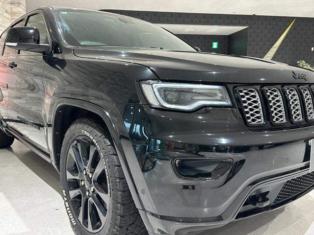 ジープ・グランドチェロキー アルティテュード　１年保証付／正規ディーラー車／黒ハーフレザー／パワーシート＆ヒーター／フルセグ／ＥＴＣ／前後ソナー／前＆横＆後カメラ／Ｂｌｕｅｔｏｏｔｈ＆ＵＳＢ／フォグライト／エアサス／純正ブラック２０ｉｎｃｈＡＷ（13枚目）