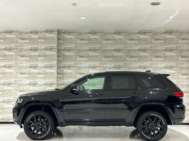 ジープ・グランドチェロキー アルティテュード　１年保証付／正規ディーラー車／黒ハーフレザー／パワーシート＆ヒーター／フルセグ／ＥＴＣ／前後ソナー／前＆横＆後カメラ／Ｂｌｕｅｔｏｏｔｈ＆ＵＳＢ／フォグライト／エアサス／純正ブラック２０ｉｎｃｈＡＷ（20枚目）