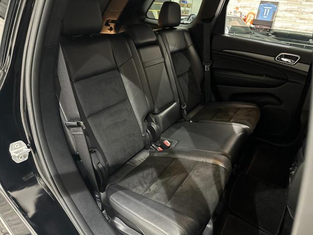 ジープ・グランドチェロキー アルティテュード　１年保証付／正規ディーラー車／黒ハーフレザー／パワーシート＆ヒーター／フルセグ／ＥＴＣ／前後ソナー／前＆横＆後カメラ／Ｂｌｕｅｔｏｏｔｈ＆ＵＳＢ／フォグライト／エアサス／純正ブラック２０ｉｎｃｈＡＷ（23枚目）