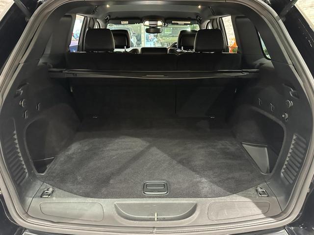 ジープ・グランドチェロキー アルティテュード　１年保証付／正規ディーラー車／黒ハーフレザー／パワーシート＆ヒーター／フルセグ／ＥＴＣ／前後ソナー／前＆横＆後カメラ／Ｂｌｕｅｔｏｏｔｈ＆ＵＳＢ／フォグライト／エアサス／純正ブラック２０ｉｎｃｈＡＷ（26枚目）