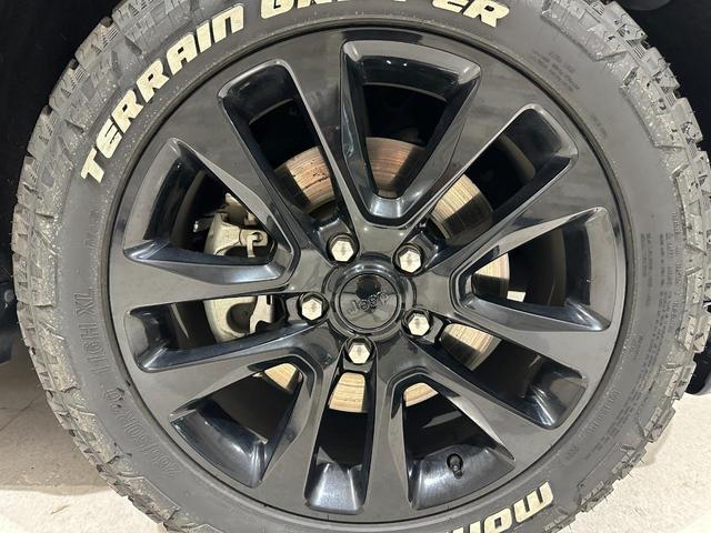ジープ・グランドチェロキー アルティテュード　１年保証付／正規ディーラー車／黒ハーフレザー／パワーシート＆ヒーター／フルセグ／ＥＴＣ／前後ソナー／前＆横＆後カメラ／Ｂｌｕｅｔｏｏｔｈ＆ＵＳＢ／フォグライト／エアサス／純正ブラック２０ｉｎｃｈＡＷ（59枚目）