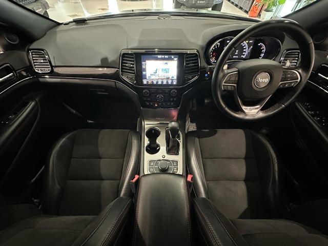 ジープ・グランドチェロキー トレイルホーク　１年保証付／正規ディーラー車／黒ハーフレザー＆パワーシート／エアシート＆ヒーター／ＥＴＣ／フルセグ／ステアリングヒーター／ＢＳＭ／前後ソナー／前＆横＆後カメラ／エアサス／ＡＣＣ／純正１８ｉｎｃｈＡＷ（29枚目）