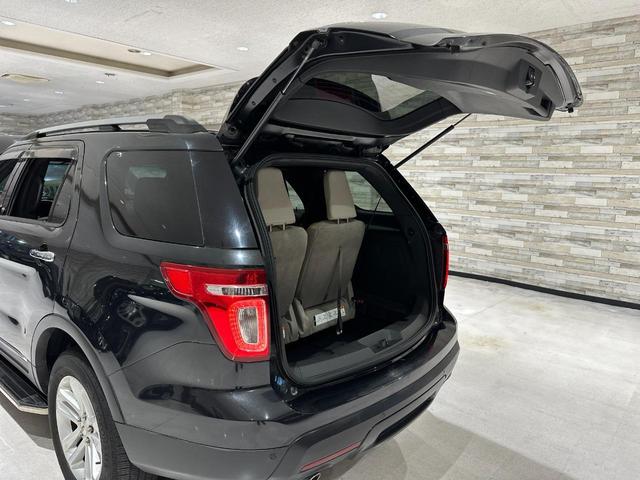 エクスプローラー ＸＬＴ　エコブースト　１年保証付／正規ディーラー車／ベージュ革パワーシート／シートヒーター／キーレス／ＥＴＣ／リアソナー／前＆横＆後カメラ／Ｂｌｕｅｔｏｏｔｈ＆ＵＳＢ／フォグライト／ＣＤ／電格ミラー／純正１８ｉｎｃｈＡＷ（31枚目）