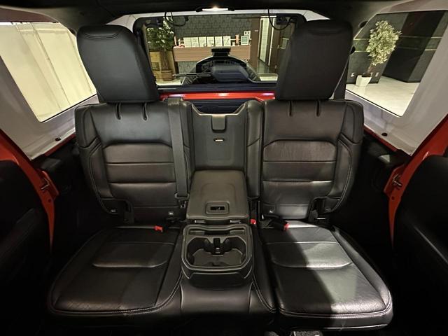ジープ・ラングラーアンリミテッド サハラ　ローンチエディション　１年保証付／正規ディーラー車／フルセグ／黒革ヒーター／Ｃａｒｐｌａｙ／ステアリングヒーター／ＥＴＣ／前後ソナー／ＰＵＳＨスタート／Ｂｌｕｅｔｏｏｔｈ＆ＵＳＢ／ＢＳＭ／バックカメラ／純正１８ｉｎｃｈＡＷ（31枚目）