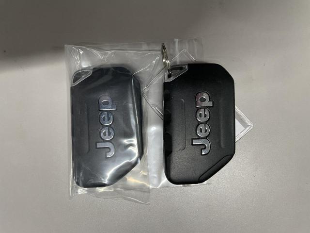 ジープ・ラングラーアンリミテッド サハラ　ローンチエディション　１年保証付／正規ディーラー車／フルセグ／黒革ヒーター／Ｃａｒｐｌａｙ／ステアリングヒーター／ＥＴＣ／前後ソナー／ＰＵＳＨスタート／Ｂｌｕｅｔｏｏｔｈ＆ＵＳＢ／ＢＳＭ／バックカメラ／純正１８ｉｎｃｈＡＷ（62枚目）