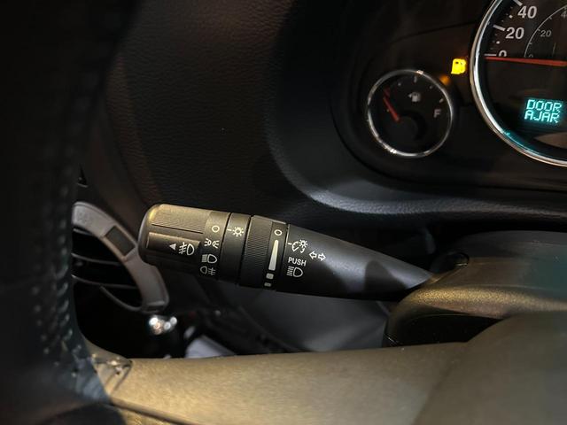 ジープ・ラングラーアンリミテッド スポーツ　１年保証付／正規ディーラー車／サイドカメラ／バックカメラ／ＡＵＸ音楽再生／ＣＤ／キーレス／純正オーディオ／ＥＴＣ／フォグライト／オートヘッドライト／クルーズコントロール／純正ブラック１７ｉｎｃｈＡＷ（44枚目）