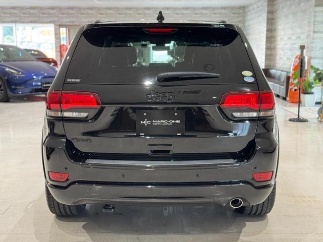 ジープ・グランドチェロキー アルティテュード　１年保証付／Ａｐｐｌｅｃａｒｐｌａｙ／エアサス／純正２０ＡＷ／ハーフレザー／シートヒーター／フルセグ／前後ソナー／ＤＳＲＣ／フロント＆サイド＆バックカメラ／クルーズコントロール／ＰＵＳＨスタート（17枚目）