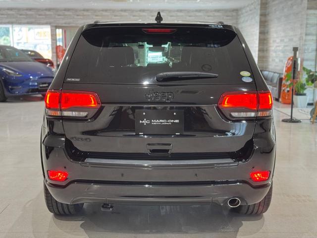 ジープ・グランドチェロキー アルティテュード　１年保証付／Ａｐｐｌｅｃａｒｐｌａｙ／エアサス／純正２０ＡＷ／ハーフレザー／シートヒーター／フルセグ／前後ソナー／ＤＳＲＣ／フロント＆サイド＆バックカメラ／クルーズコントロール／ＰＵＳＨスタート（18枚目）