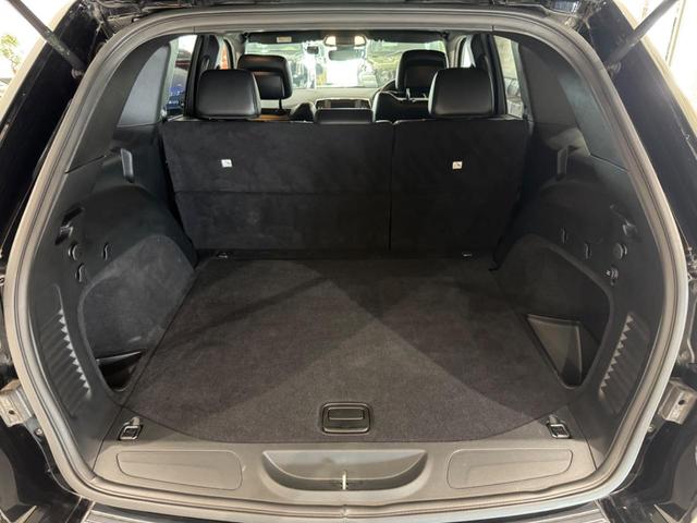 ジープ・グランドチェロキー アルティテュード　１年保証付／Ａｐｐｌｅｃａｒｐｌａｙ／エアサス／純正２０ＡＷ／ハーフレザー／シートヒーター／フルセグ／前後ソナー／ＤＳＲＣ／フロント＆サイド＆バックカメラ／クルーズコントロール／ＰＵＳＨスタート（27枚目）