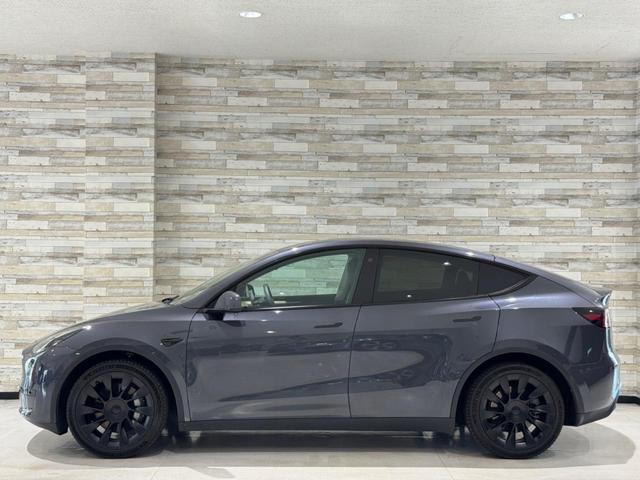 モデルＹ ベースグレード　ＲＷＤ／オートパイロット／黒革シート／ヒーター付き／ステアリングヒーター／ガラスルーフ／Ｆ＆Ｓ＆Ｂカメラ／電動リアゲート／ＥＴＣ２．０／前後ソナー／ワイヤレス充電／純正２０ＡＷ（19枚目）