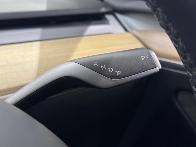 モデルＹ ベースグレード　ＲＷＤ／オートパイロット／黒革シート／ヒーター付き／ステアリングヒーター／ガラスルーフ／Ｆ＆Ｓ＆Ｂカメラ／電動リアゲート／ＥＴＣ２．０／前後ソナー／ワイヤレス充電／純正２０ＡＷ（34枚目）