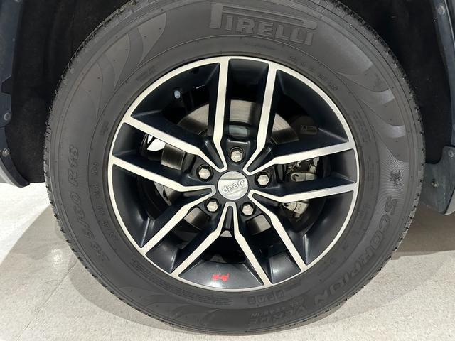 ジープ・グランドチェロキー トレイルホーク　１年保証付／正規ディーラー車／限定車／ハーフブラックレザー／エアシート＆ヒーター／フルセグ／ＥＴＣ／前後ソナー／ＢＳＭ／エアサス／前＆横＆後カメラ／Ｂｌｕｅｔｏｏｔｈ＆ＵＳＢ／純正１８ｉｎｃｈＡＷ（60枚目）