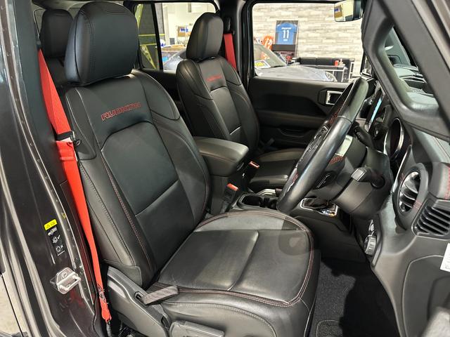 ジープ・ラングラーアンリミテッド ルビコン　リーコン　１年保証付／正規ディーラー車／黒革ヒーター／Ｃａｒｐｌａｙ／フルセグ／ステアリングヒーター／ヒッチメンバー／ＢＳＭ／ＥＴＣ／社外前後バンパー／前後ソナー／前＆横＆後カメラ／純正１７ｉｎｃｈＡＷ（21枚目）