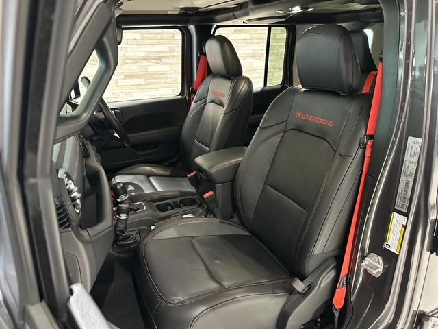 ジープ・ラングラーアンリミテッド ルビコン　リーコン　１年保証付／正規ディーラー車／黒革ヒーター／Ｃａｒｐｌａｙ／フルセグ／ステアリングヒーター／ヒッチメンバー／ＢＳＭ／ＥＴＣ／社外前後バンパー／前後ソナー／前＆横＆後カメラ／純正１７ｉｎｃｈＡＷ（22枚目）