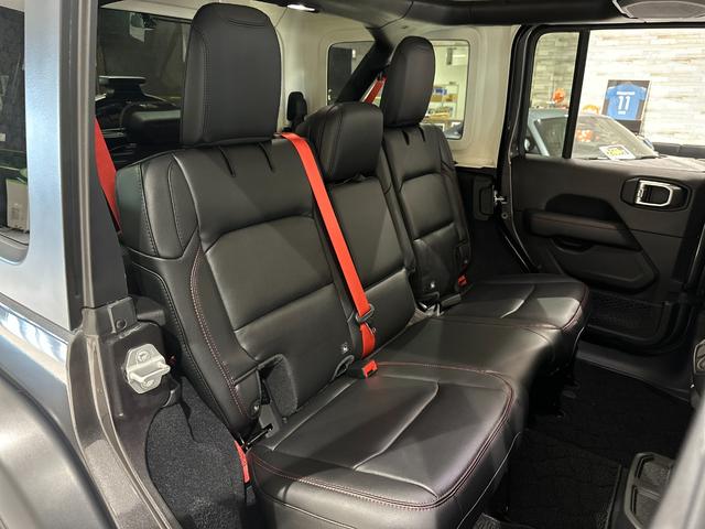 ジープ・ラングラーアンリミテッド ルビコン　リーコン　１年保証付／正規ディーラー車／黒革ヒーター／Ｃａｒｐｌａｙ／フルセグ／ステアリングヒーター／ヒッチメンバー／ＢＳＭ／ＥＴＣ／社外前後バンパー／前後ソナー／前＆横＆後カメラ／純正１７ｉｎｃｈＡＷ（23枚目）