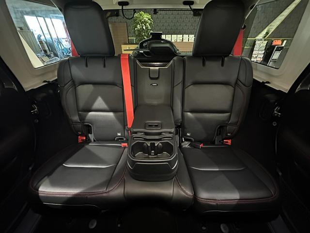 ジープ・ラングラーアンリミテッド ルビコン　リーコン　１年保証付／正規ディーラー車／黒革ヒーター／Ｃａｒｐｌａｙ／フルセグ／ステアリングヒーター／ヒッチメンバー／ＢＳＭ／ＥＴＣ／社外前後バンパー／前後ソナー／前＆横＆後カメラ／純正１７ｉｎｃｈＡＷ（29枚目）