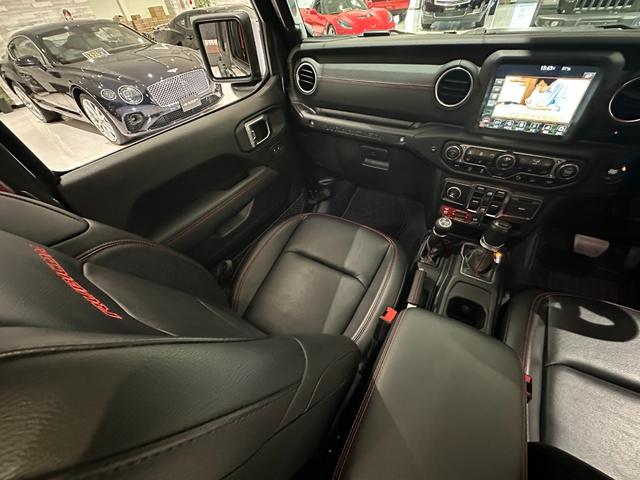 ジープ・ラングラーアンリミテッド ルビコン　リーコン　１年保証付／正規ディーラー車／黒革ヒーター／Ｃａｒｐｌａｙ／フルセグ／ステアリングヒーター／ヒッチメンバー／ＢＳＭ／ＥＴＣ／社外前後バンパー／前後ソナー／前＆横＆後カメラ／純正１７ｉｎｃｈＡＷ（32枚目）