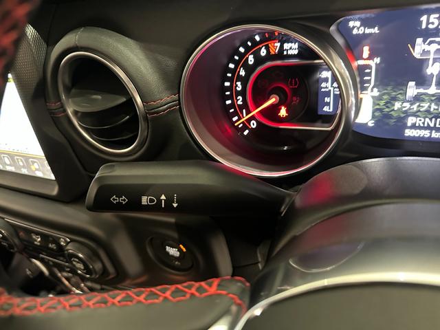 ジープ・ラングラーアンリミテッド ルビコン　リーコン　１年保証付／正規ディーラー車／黒革ヒーター／Ｃａｒｐｌａｙ／フルセグ／ステアリングヒーター／ヒッチメンバー／ＢＳＭ／ＥＴＣ／社外前後バンパー／前後ソナー／前＆横＆後カメラ／純正１７ｉｎｃｈＡＷ（37枚目）