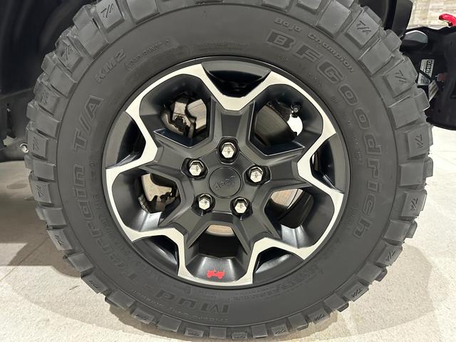ジープ・ラングラーアンリミテッド ルビコン　リーコン　１年保証付／正規ディーラー車／黒革ヒーター／Ｃａｒｐｌａｙ／フルセグ／ステアリングヒーター／ヒッチメンバー／ＢＳＭ／ＥＴＣ／社外前後バンパー／前後ソナー／前＆横＆後カメラ／純正１７ｉｎｃｈＡＷ（58枚目）