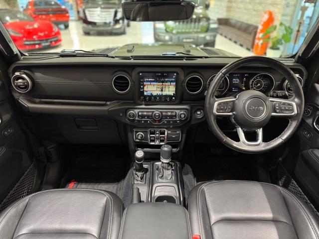 ジープ・ラングラーアンリミテッド サハラ　スカイワンタッチパワートップ　１年保証付／限定車／Ｃａｒｐｌａｙ／ＡＣＣ／純正１８ＡＷ／黒革シート＆ヒーター付き／フルセグ／ＥＴＣ２．０／ＢＳＭ／ステアリングヒーター／Ｆ＆Ｓ＆Ｂカメラ／ＡＬＰＩＮＥスピーカー／前後ソナー／修復歴無（33枚目）