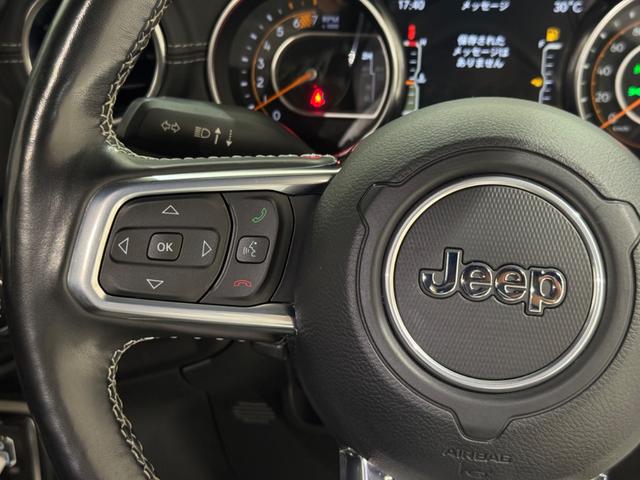 ジープ・ラングラーアンリミテッド サハラ　スカイワンタッチパワートップ　１年保証付／限定車／Ｃａｒｐｌａｙ／ＡＣＣ／純正１８ＡＷ／黒革シート＆ヒーター付き／フルセグ／ＥＴＣ２．０／ＢＳＭ／ステアリングヒーター／Ｆ＆Ｓ＆Ｂカメラ／ＡＬＰＩＮＥスピーカー／前後ソナー／修復歴無（36枚目）