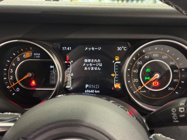ジープ・ラングラーアンリミテッド サハラ　スカイワンタッチパワートップ　１年保証付／限定車／Ｃａｒｐｌａｙ／ＡＣＣ／純正１８ＡＷ／黒革シート＆ヒーター付き／フルセグ／ＥＴＣ２．０／ＢＳＭ／ステアリングヒーター／Ｆ＆Ｓ＆Ｂカメラ／ＡＬＰＩＮＥスピーカー／前後ソナー／修復歴無（40枚目）