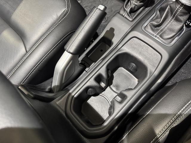 ジープ・ラングラーアンリミテッド サハラ　スカイワンタッチパワートップ　１年保証付／限定車／Ｃａｒｐｌａｙ／ＡＣＣ／純正１８ＡＷ／黒革シート＆ヒーター付き／フルセグ／ＥＴＣ２．０／ＢＳＭ／ステアリングヒーター／Ｆ＆Ｓ＆Ｂカメラ／ＡＬＰＩＮＥスピーカー／前後ソナー／修復歴無（55枚目）