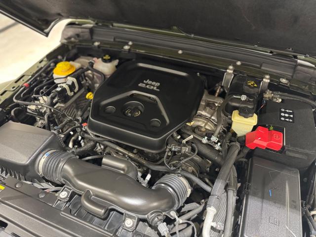 ジープ・ラングラーアンリミテッド サハラ　スカイワンタッチパワートップ　１年保証付／限定車／Ｃａｒｐｌａｙ／ＡＣＣ／純正１８ＡＷ／黒革シート＆ヒーター付き／フルセグ／ＥＴＣ２．０／ＢＳＭ／ステアリングヒーター／Ｆ＆Ｓ＆Ｂカメラ／ＡＬＰＩＮＥスピーカー／前後ソナー／修復歴無（67枚目）