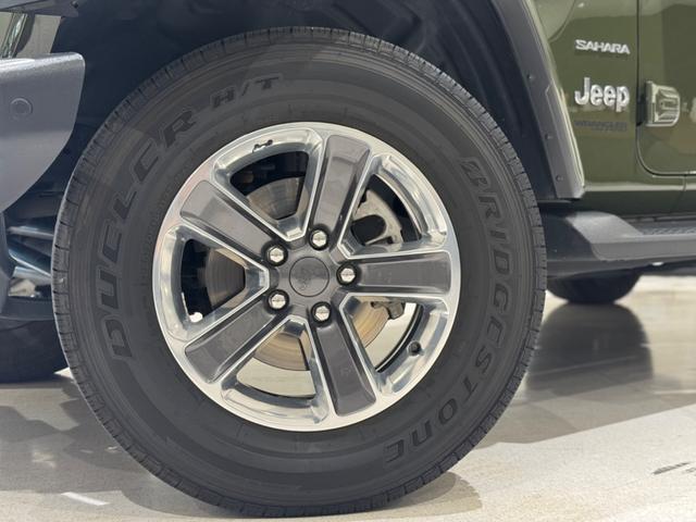 ジープ・ラングラーアンリミテッド サハラ　スカイワンタッチパワートップ　１年保証付／限定車／Ｃａｒｐｌａｙ／ＡＣＣ／純正１８ＡＷ／黒革シート＆ヒーター付き／フルセグ／ＥＴＣ２．０／ＢＳＭ／ステアリングヒーター／Ｆ＆Ｓ＆Ｂカメラ／ＡＬＰＩＮＥスピーカー／前後ソナー／修復歴無（68枚目）