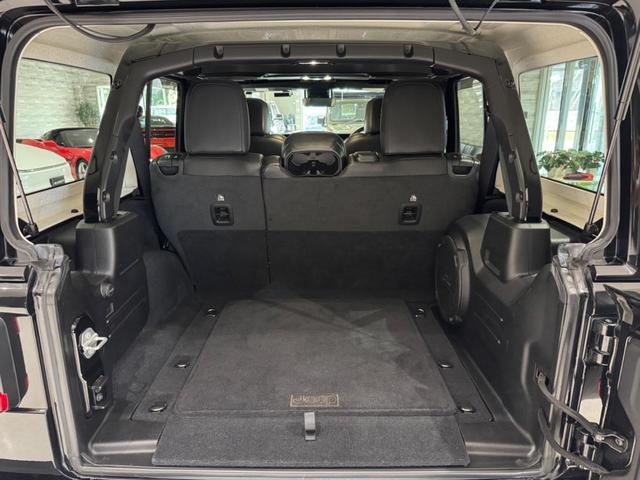 ジープ・ラングラーアンリミテッド サハラ　１年保証付／Ｃａｒｐｌａｙ／ＡＣＣ／黒革ヒーター／１オーナー／ステアリングヒーター／前後ソナー／ＢＳＭ／ＥＴＣ２．０／フロント＆サイド＆バックカメラ／フルセグＴＶ／ＰＵＳＨスタート／純正１８インチＡＷ（27枚目）