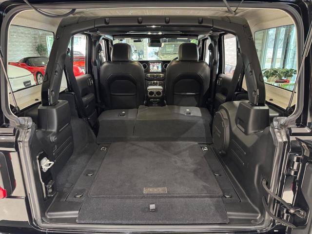 ジープ・ラングラーアンリミテッド サハラ　１年保証付／Ｃａｒｐｌａｙ／ＡＣＣ／黒革ヒーター／１オーナー／ステアリングヒーター／前後ソナー／ＢＳＭ／ＥＴＣ２．０／フロント＆サイド＆バックカメラ／フルセグＴＶ／ＰＵＳＨスタート／純正１８インチＡＷ（28枚目）