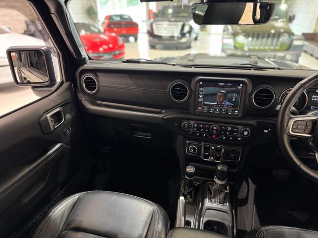 ジープ・ラングラーアンリミテッド サハラ　１年保証付／Ｃａｒｐｌａｙ／ＡＣＣ／黒革ヒーター／１オーナー／ステアリングヒーター／前後ソナー／ＢＳＭ／ＥＴＣ２．０／フロント＆サイド＆バックカメラ／フルセグＴＶ／ＰＵＳＨスタート／純正１８インチＡＷ（31枚目）