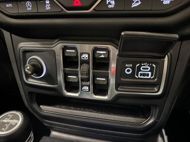 ジープ・ラングラーアンリミテッド サハラ　１年保証付／Ｃａｒｐｌａｙ／ＡＣＣ／黒革ヒーター／１オーナー／ステアリングヒーター／前後ソナー／ＢＳＭ／ＥＴＣ２．０／フロント＆サイド＆バックカメラ／フルセグＴＶ／ＰＵＳＨスタート／純正１８インチＡＷ（51枚目）